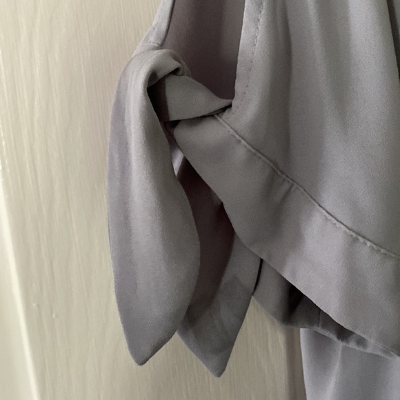 Grey size s silky tie tee - Picture 3 of 3